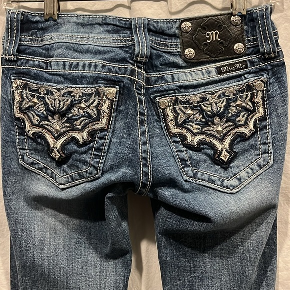MISS ME Capri size 25 low rise Y2K vibes medium wash embellished EUC - Picture 4 of 10